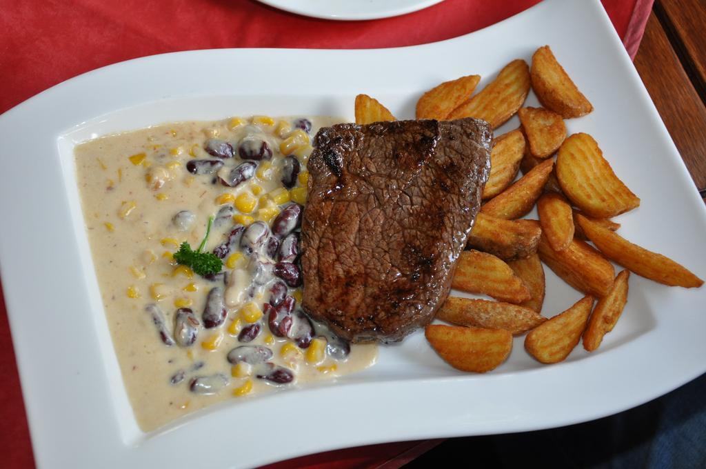 Gasthuis Steakhouse & Crazy Horse Suhl